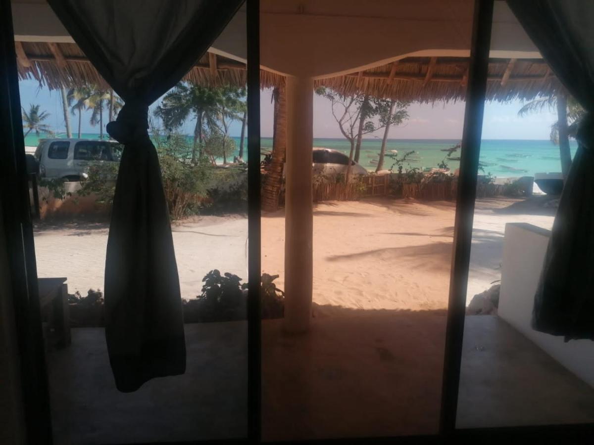 Отель Maua Beach Кизимкази Экстерьер фото